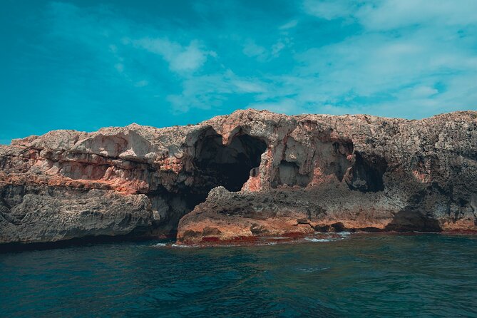 Tour of Ortigia and sea caves by boat in Syracuse - On Board First: Sun or Shade, Fresh Water, and Snorkel Gear