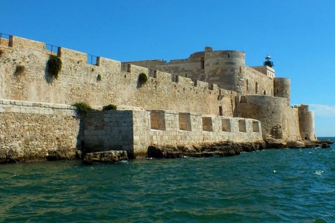 Tour of the island of Ortigia and exploration of sea caves with baths. - Key Things to Know Before You Go