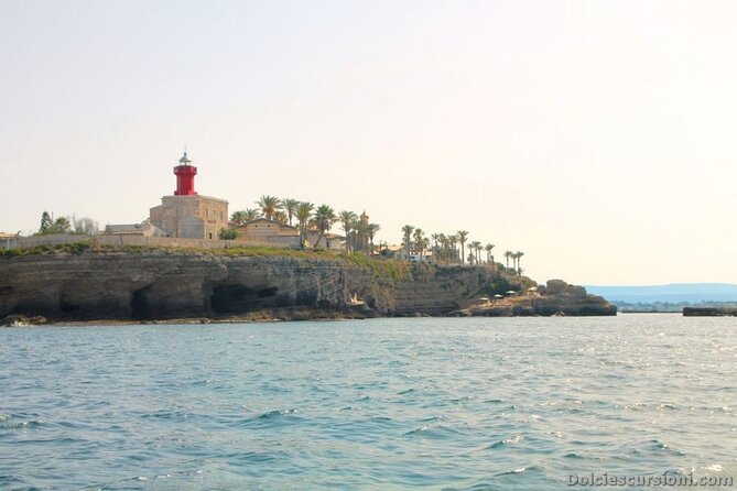 Tour of the island of Ortigia and exploration of sea caves with baths. - Syracuse Heat to Open Water: What This 1-Hour Boat Loop Gives You