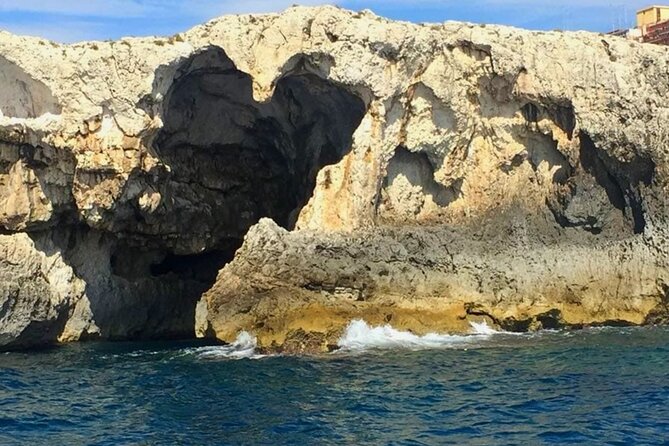 Tour with tasting of typical homemade products - Syracuse sea caves: dramatic shapes, turquoise light, and a refreshing swim break