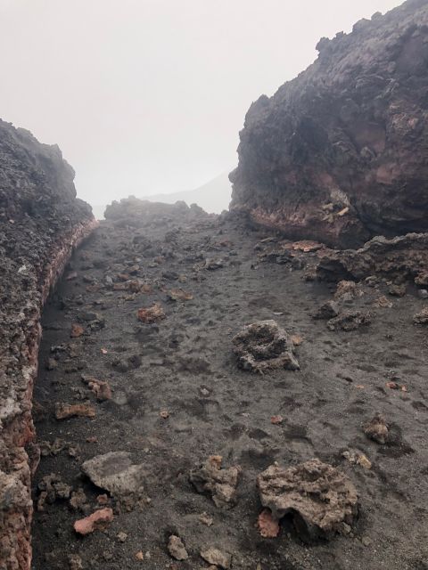 Trekking at 3000 meters on Etna - From Bar Ristorante Crateri Silvestri to the Etna start zone
