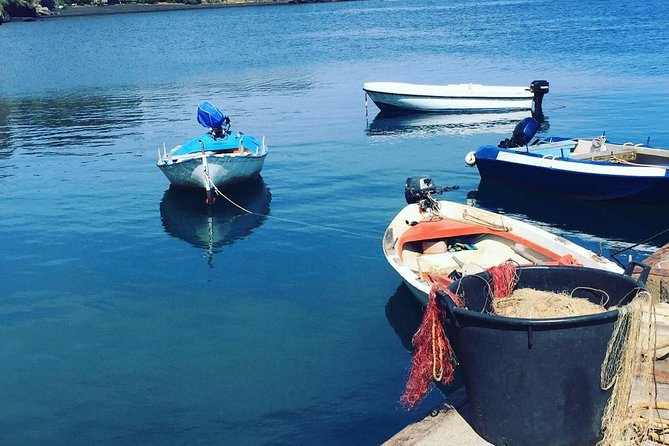 Vulcano & Lipari south daily Tour - individual partecipation - Onboard comforts: boat size, drinks timing, and why it feels relaxed