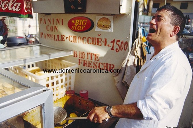 Walking Tour and street food Tour Palermo / History and Food - Fontana della Vergogna (Fontana Pretoria): the Renaissance stop with personality