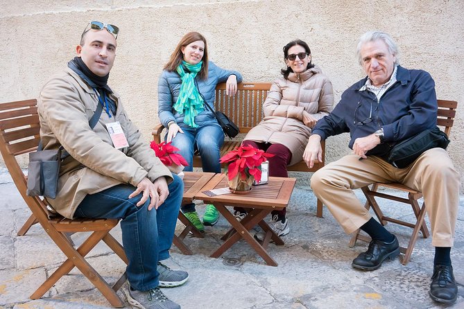 Walking Tour and street food Tour Palermo / History and Food - Start at Quattro Canti: your easy anchor in the old town