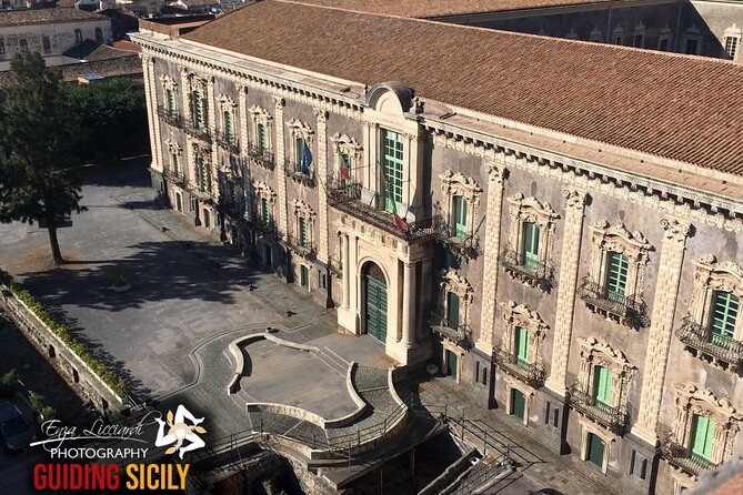 WalkingTour CATANIA - discovering the city of lava with a licensed guide - Ursino Castle: lava filled the moat, and basalt still shows
